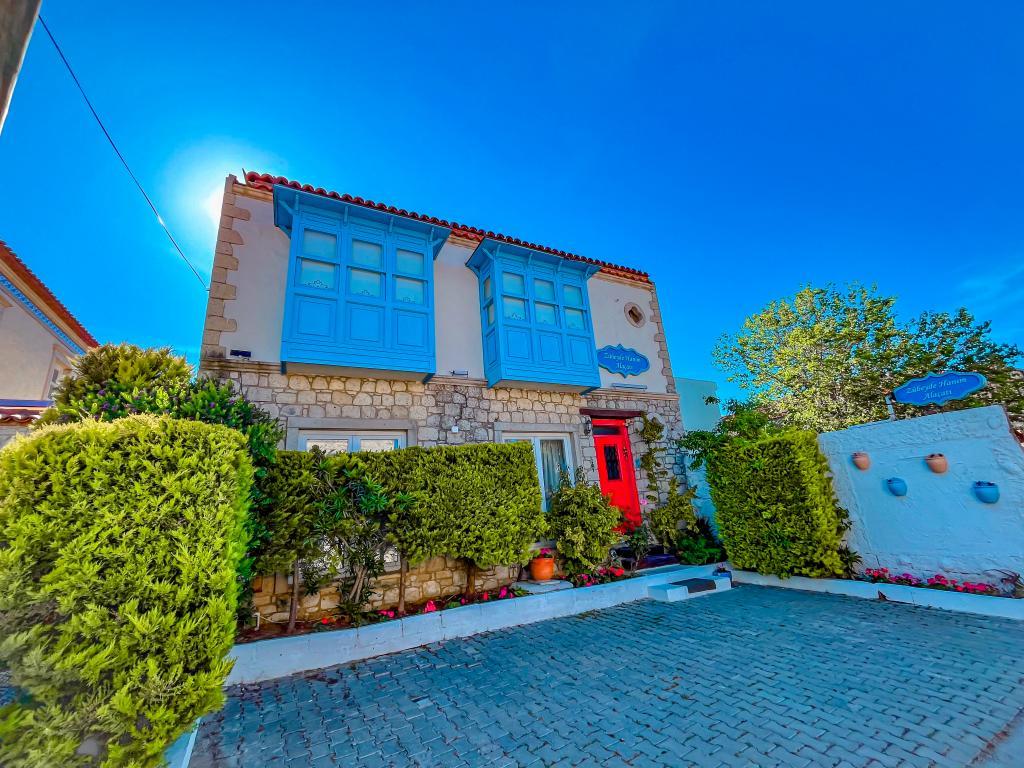 Zübeyde Hanım Alaçatı Otel