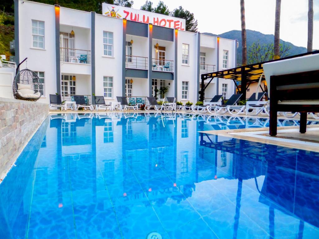 Zulu Hotel — 4