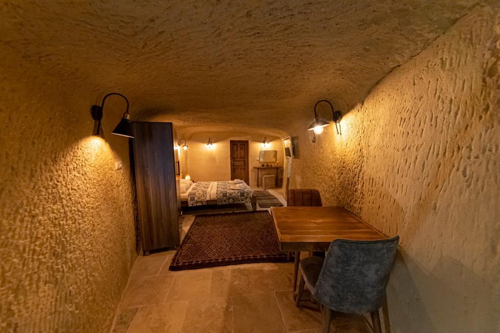 Feris Cave Hotel — 4