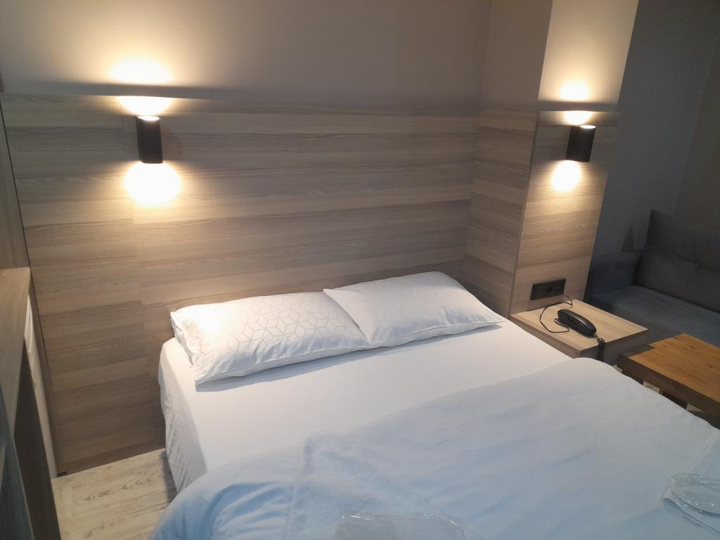 Moon Suit Otel — 2