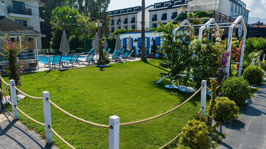 Uras Beach Hotel — 4