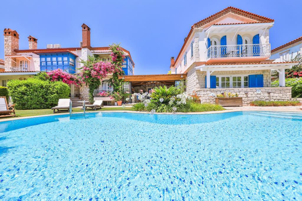 Cumbalı Konak Alaçatı (+12)
