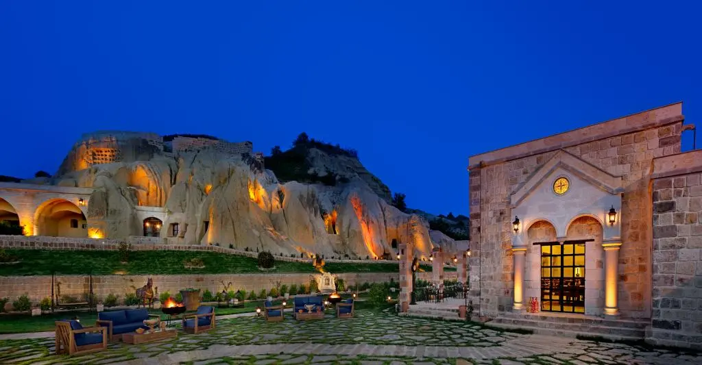 Seraphim Cave Suites & Spa