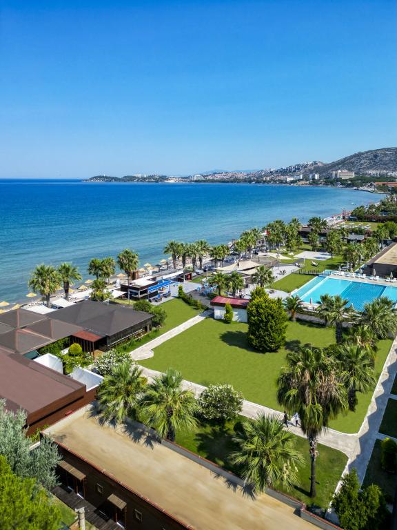 Risus Beach Resort Hotel — 4