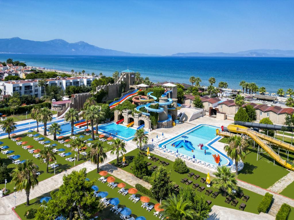 Risus Beach Resort Hotel — 10