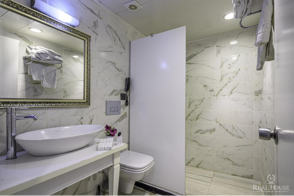 Real House Hotel — 5