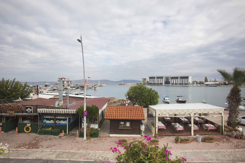 Morkoyun Taş Ev Karaburun