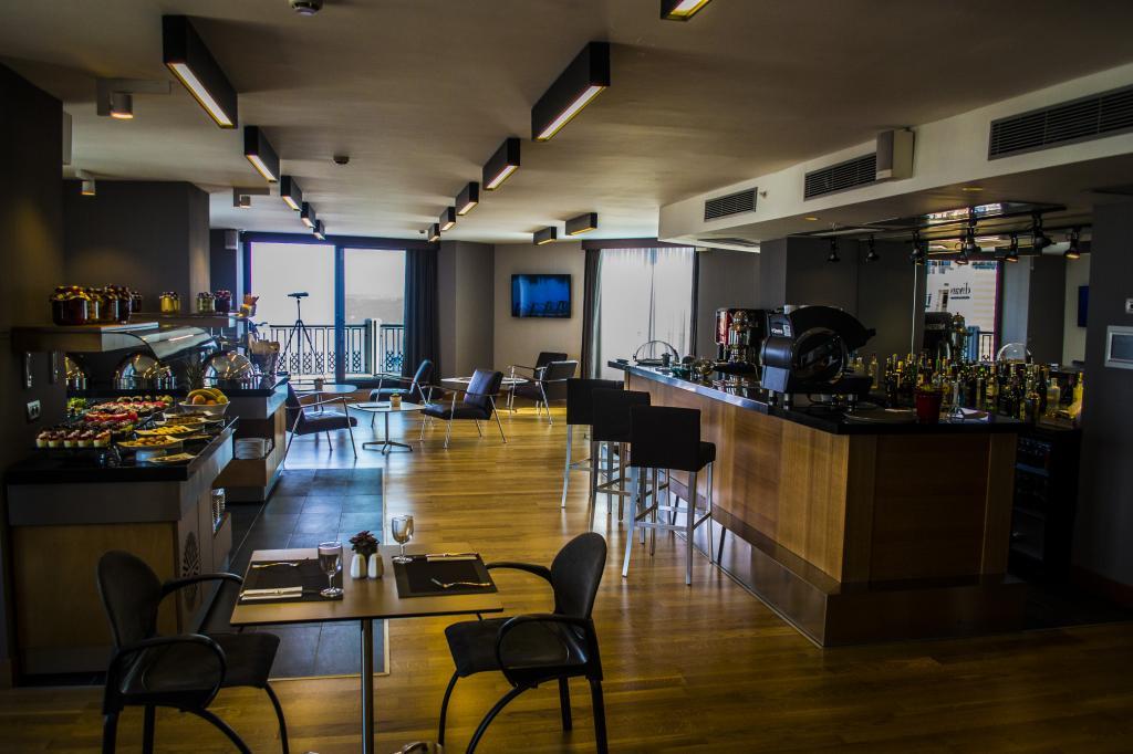 Point Hotel Taksim — 10