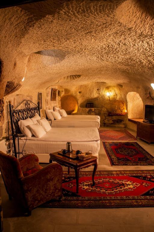 Cave Art Hotel