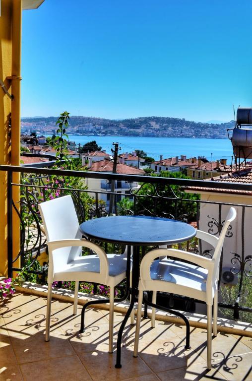 Cunda Uzun Apart Otel — 2