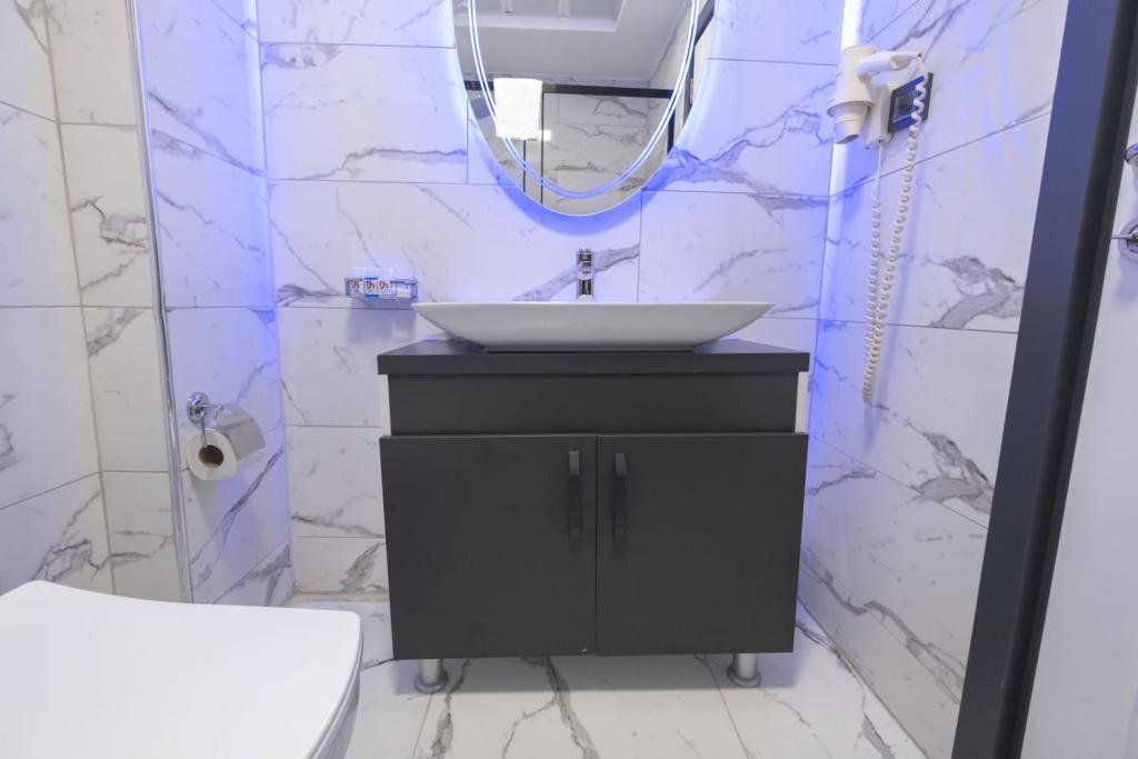 Abbara Hotel Çiğli — 2