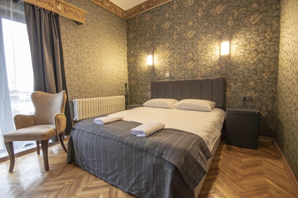 Ares Business Suit Hotel — 9