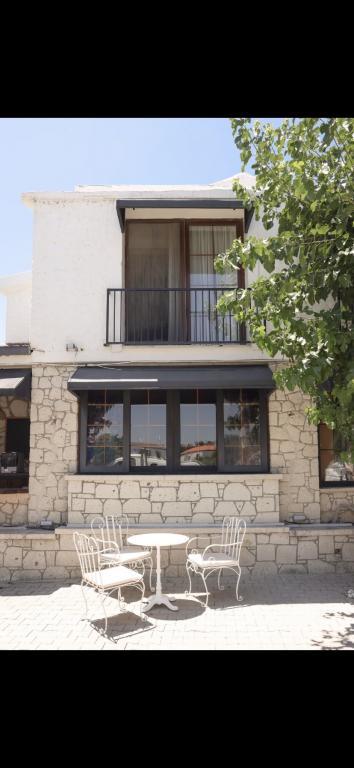 Lion Alaçatı Otel