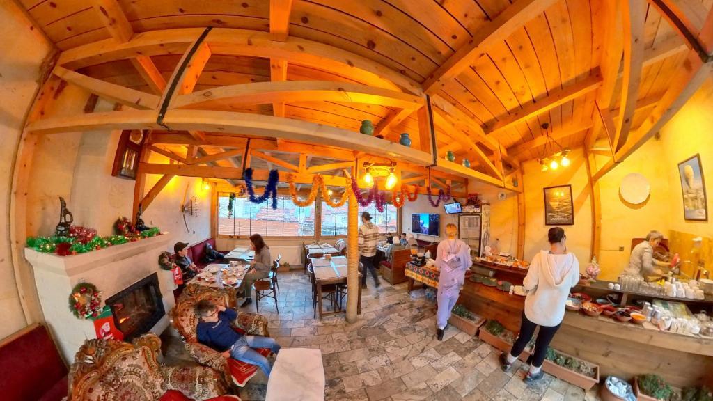 Larissa Cave Hotel — 9