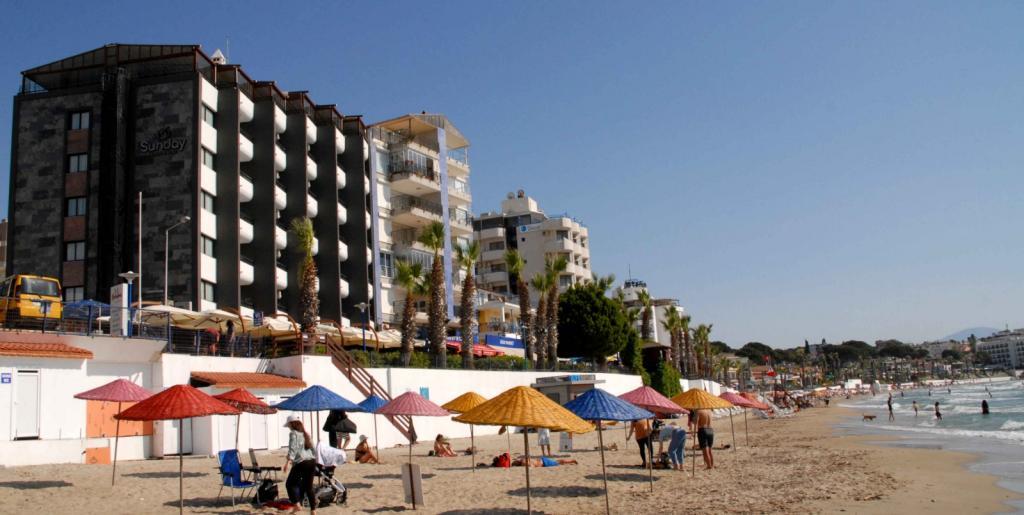Sunday Beach Hotel — 3