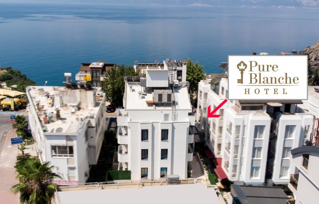Pure Blanche Hotel — 10