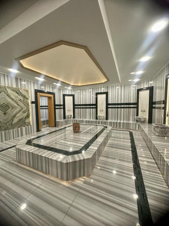 S Class Hotel Convention Center — 9
