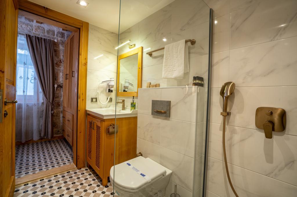 Muhtar Hotel — 4