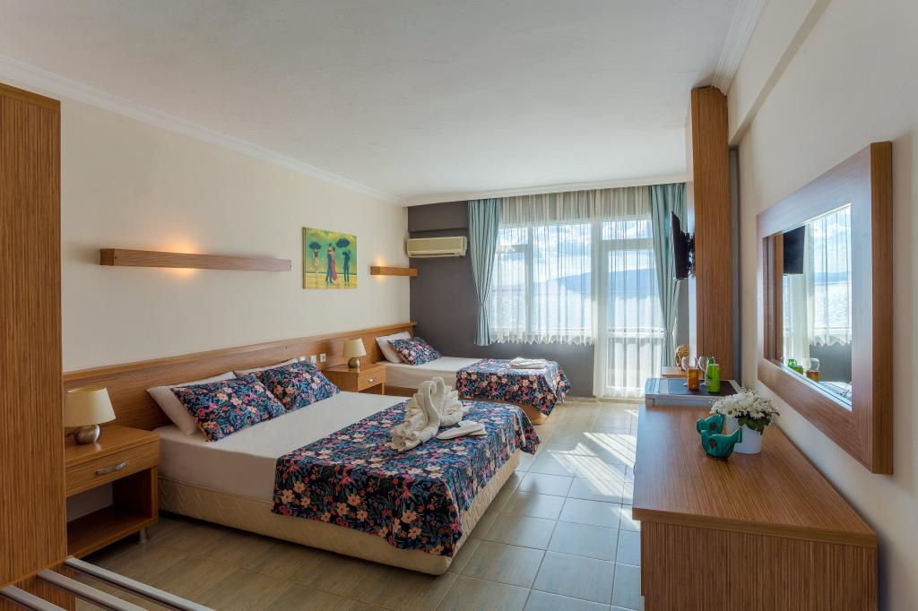 Aqua Nina Hotel — 3