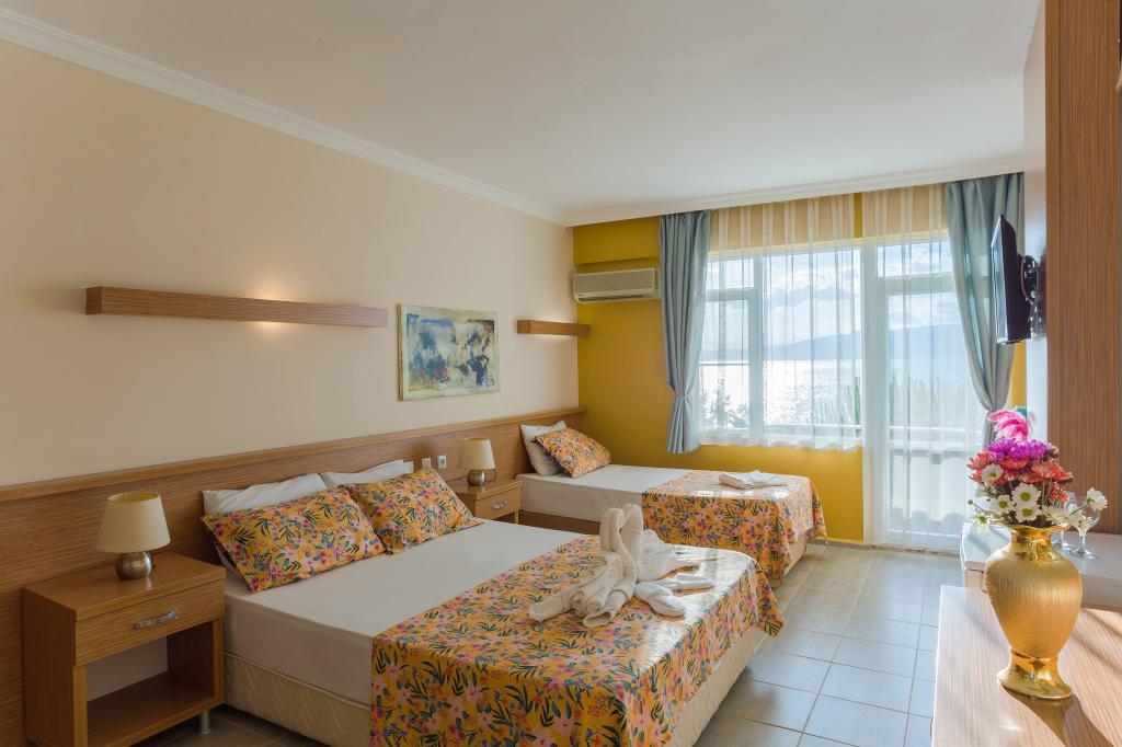 Aqua Nina Hotel — 10