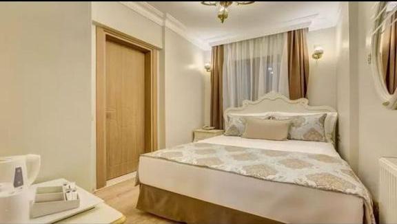 Cunda Özerbey Konağı +13 Adult Only — 3