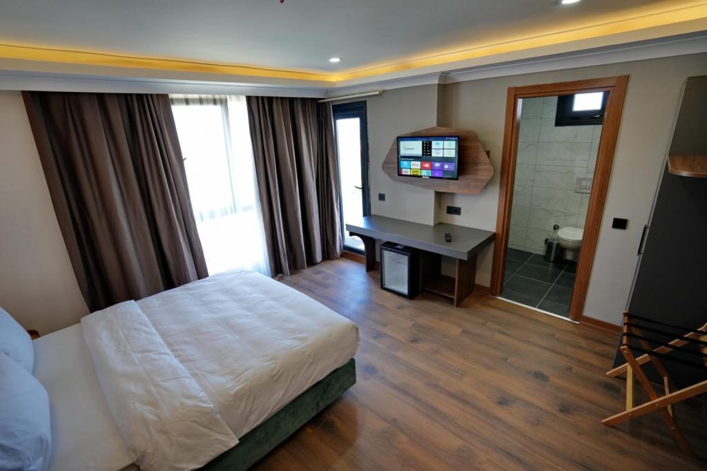 Shelton Airport Otel — 4