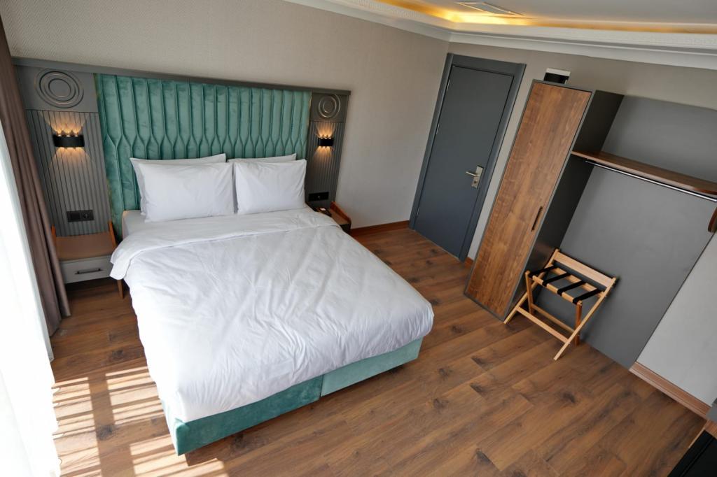 Shelton Airport Otel — 3