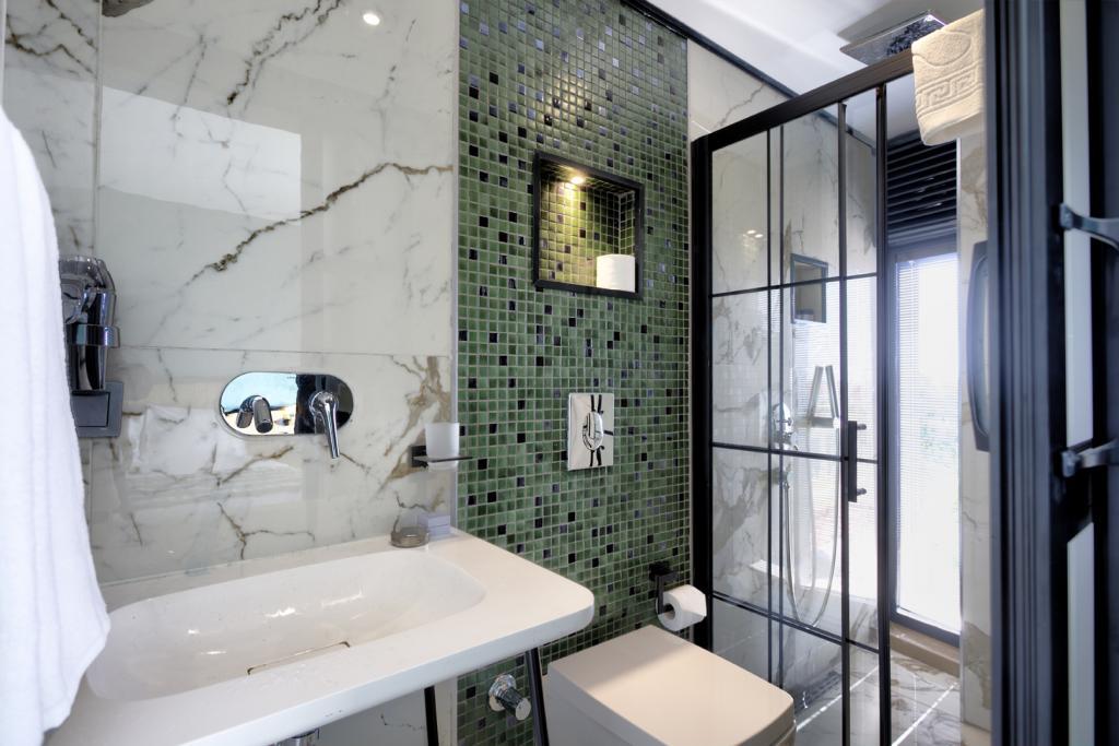 Fragments Hotel — 3