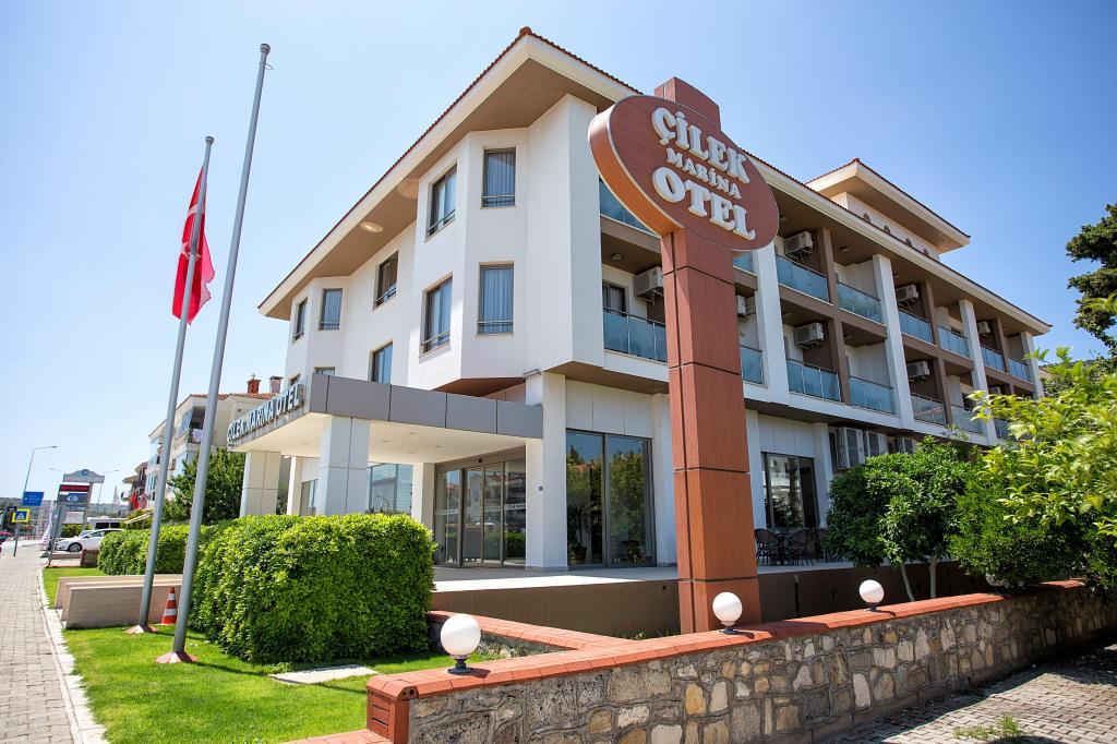 Çilek Marina Otel Çeşme