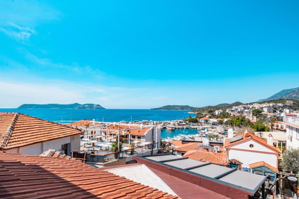 Çınar Otel Kaş +7