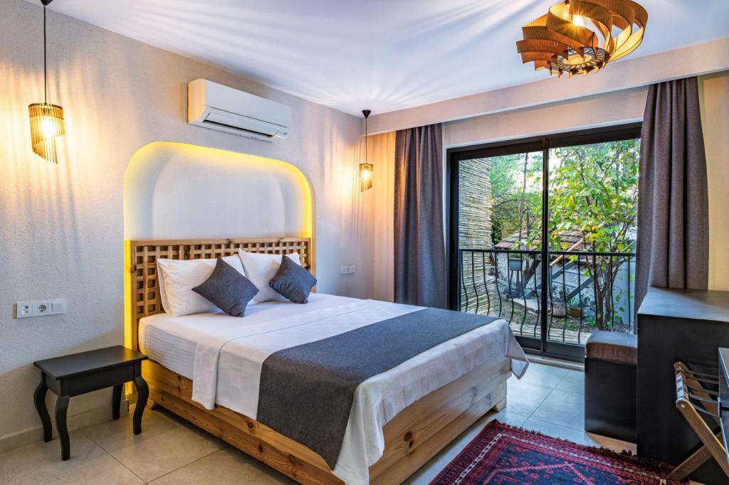 Çınar Otel Kaş +7 — 2