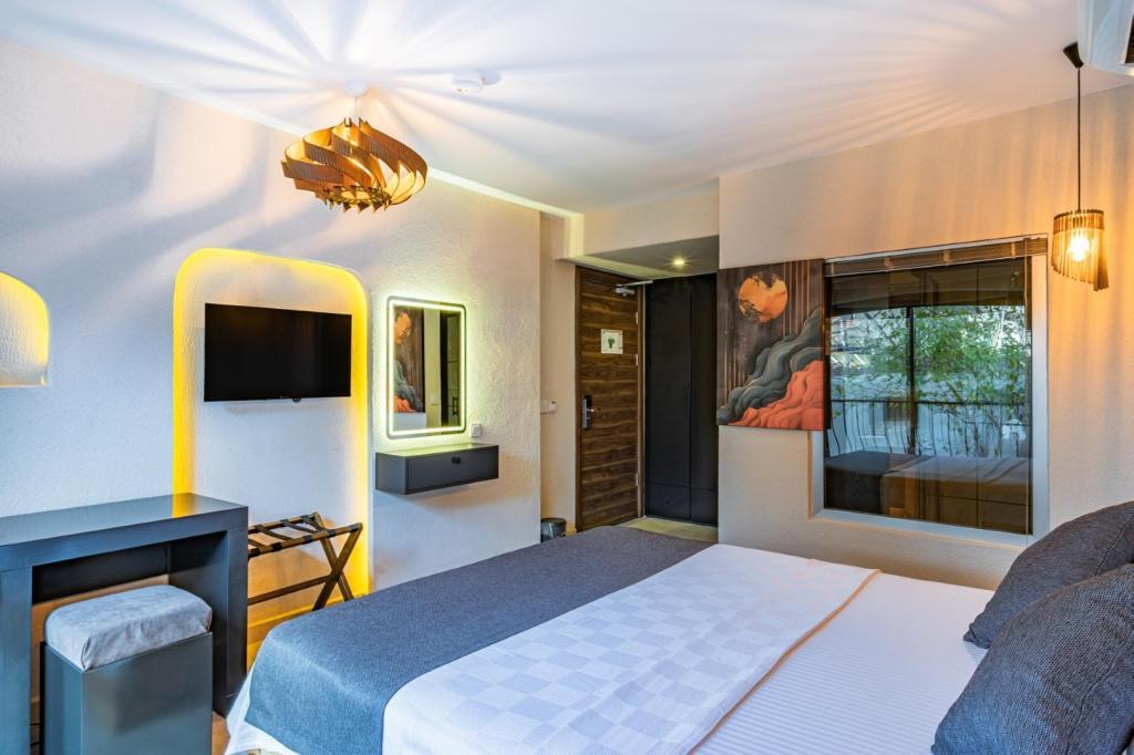 Çınar Otel Kaş +7 — 8