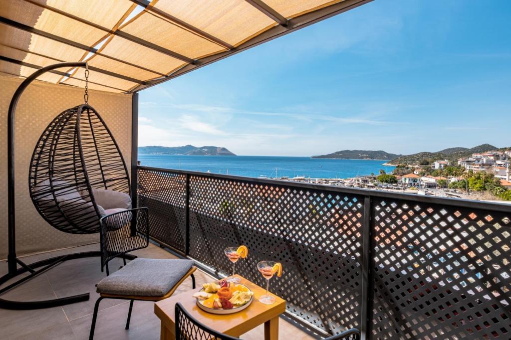 Çınar Otel Kaş +7 — 4