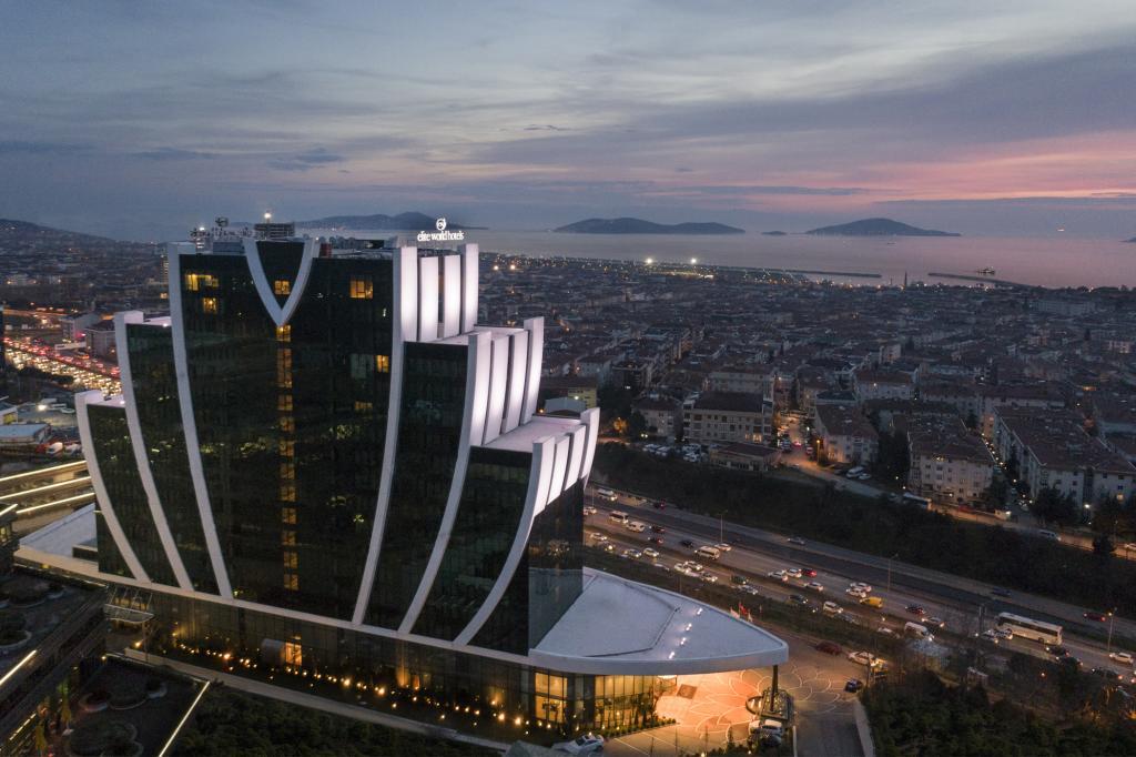 Elite World Grand İstanbul Küçükyalı Hotel