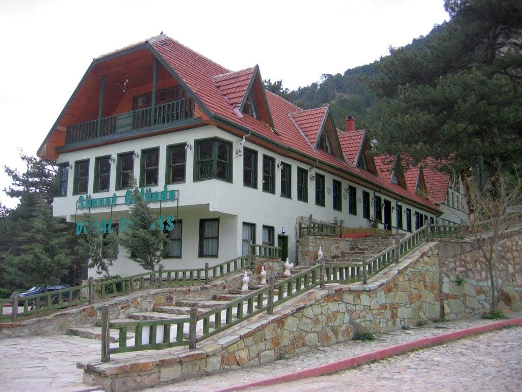 Sünnet Gölü Doğal Yaşam Oteli