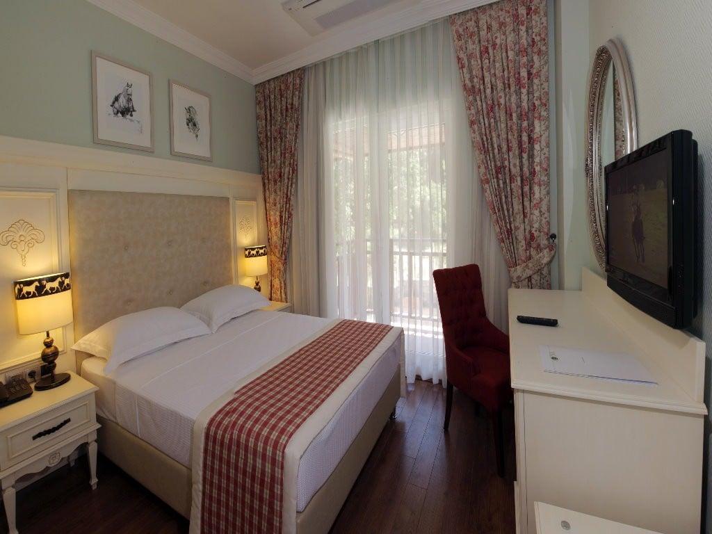 Padok Premium Hotel & Stables — 10