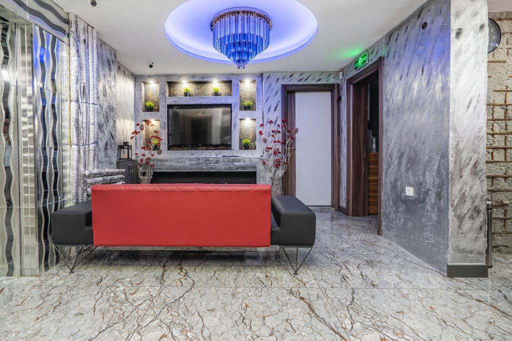 Hotel Enceladus — 6