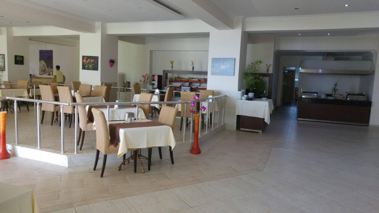 Golden Life Heights Delux Suit Hotel — 10