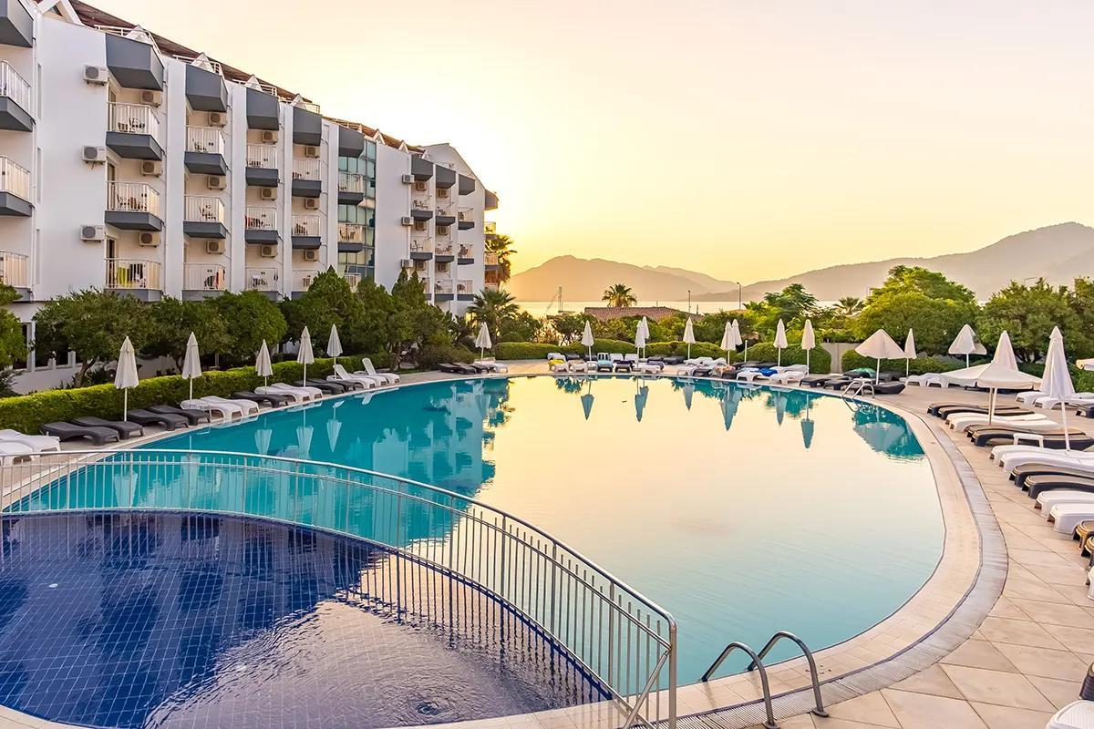 Caprice Beach Hotel — 9
