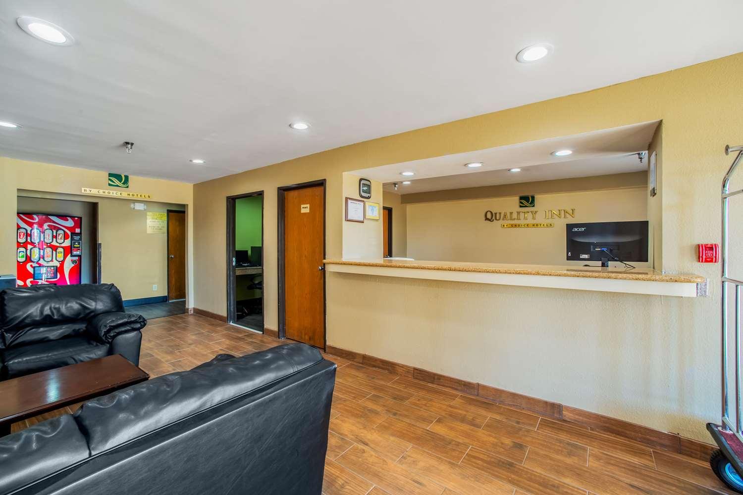 Quality Inn Carbondale University Area — 4