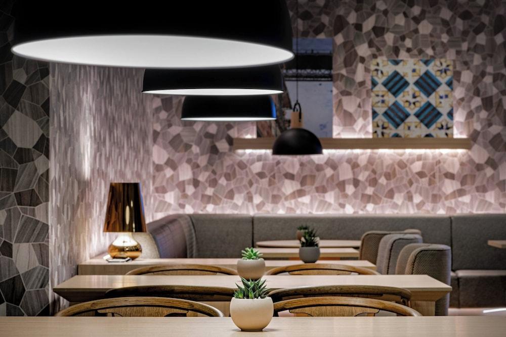 AC HOTEL PORTO 76004 — 7