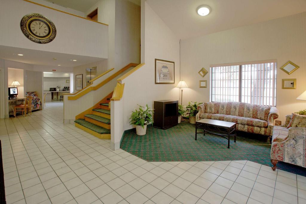 Americas Best Value Inn Addison Dallas — 10