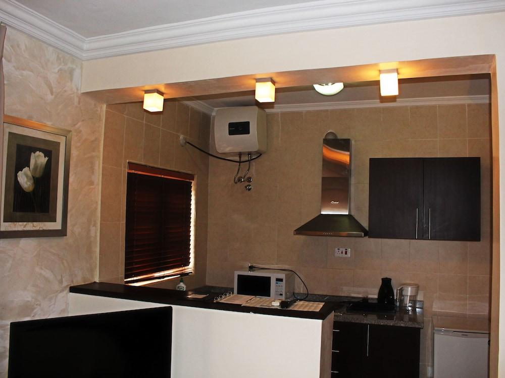 PROTEA HOTEL APO APARTMENTS — 3