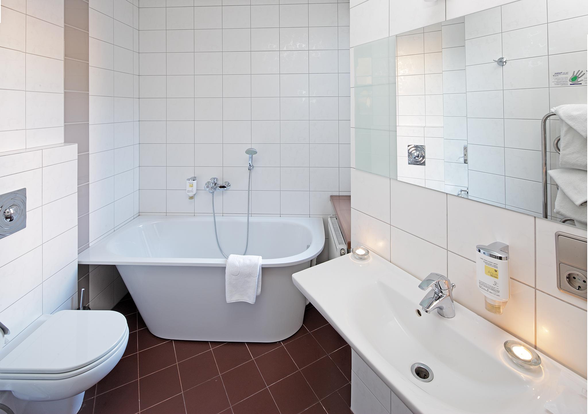RIXWELL TERRACE DESIGN HOTEL(formerly WELLTON TERRACE DESIGN HOTEL) 992355 — 10