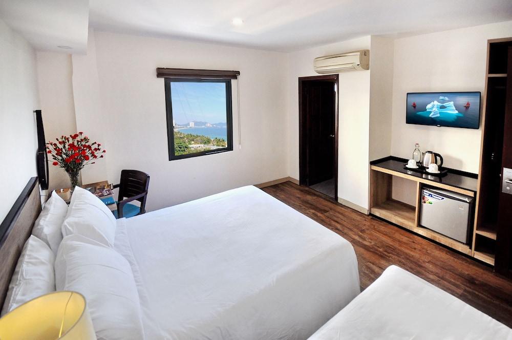 Golden Lotus Hotel — 9