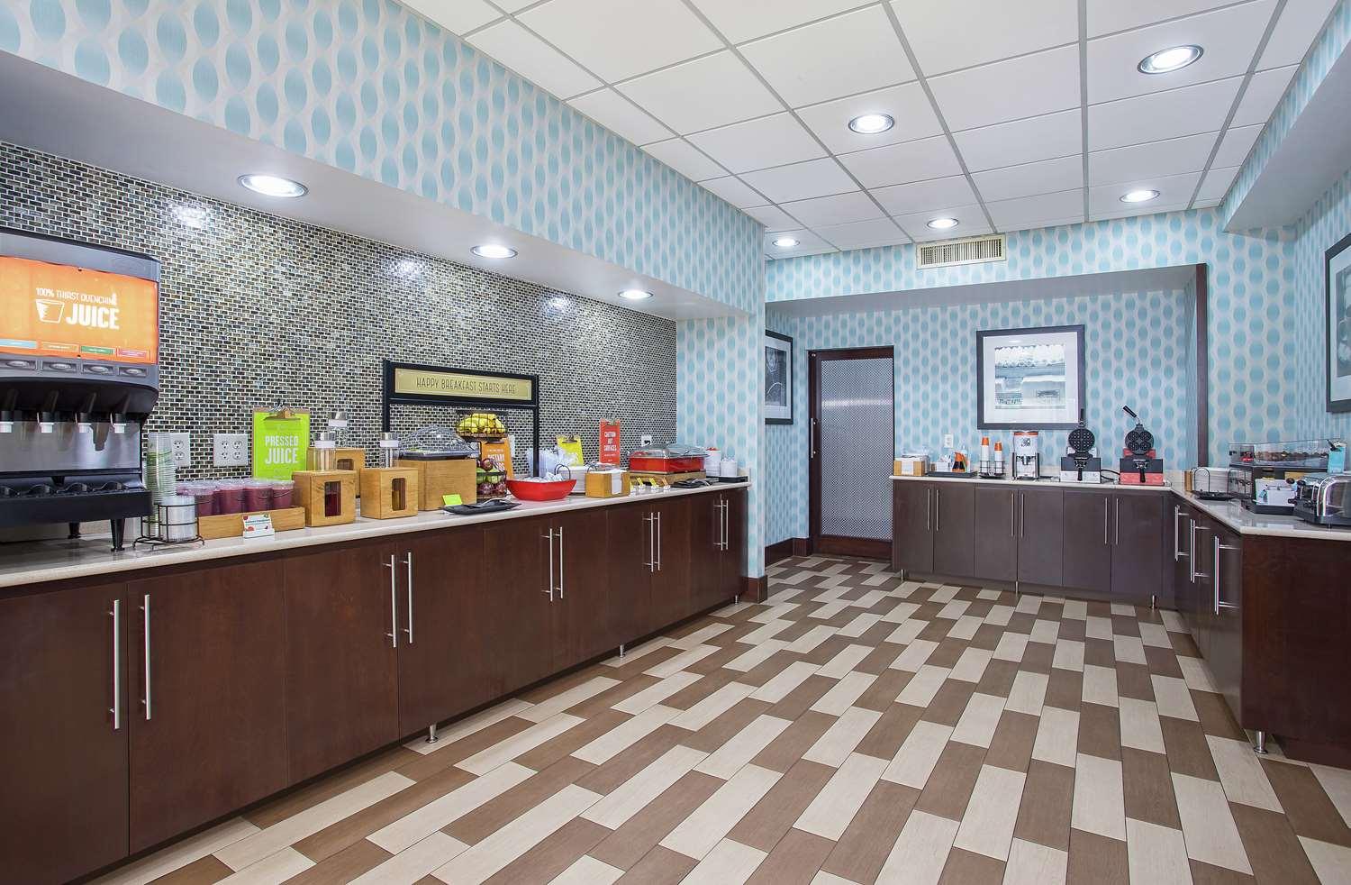 Hampton Inn Cullman — 9
