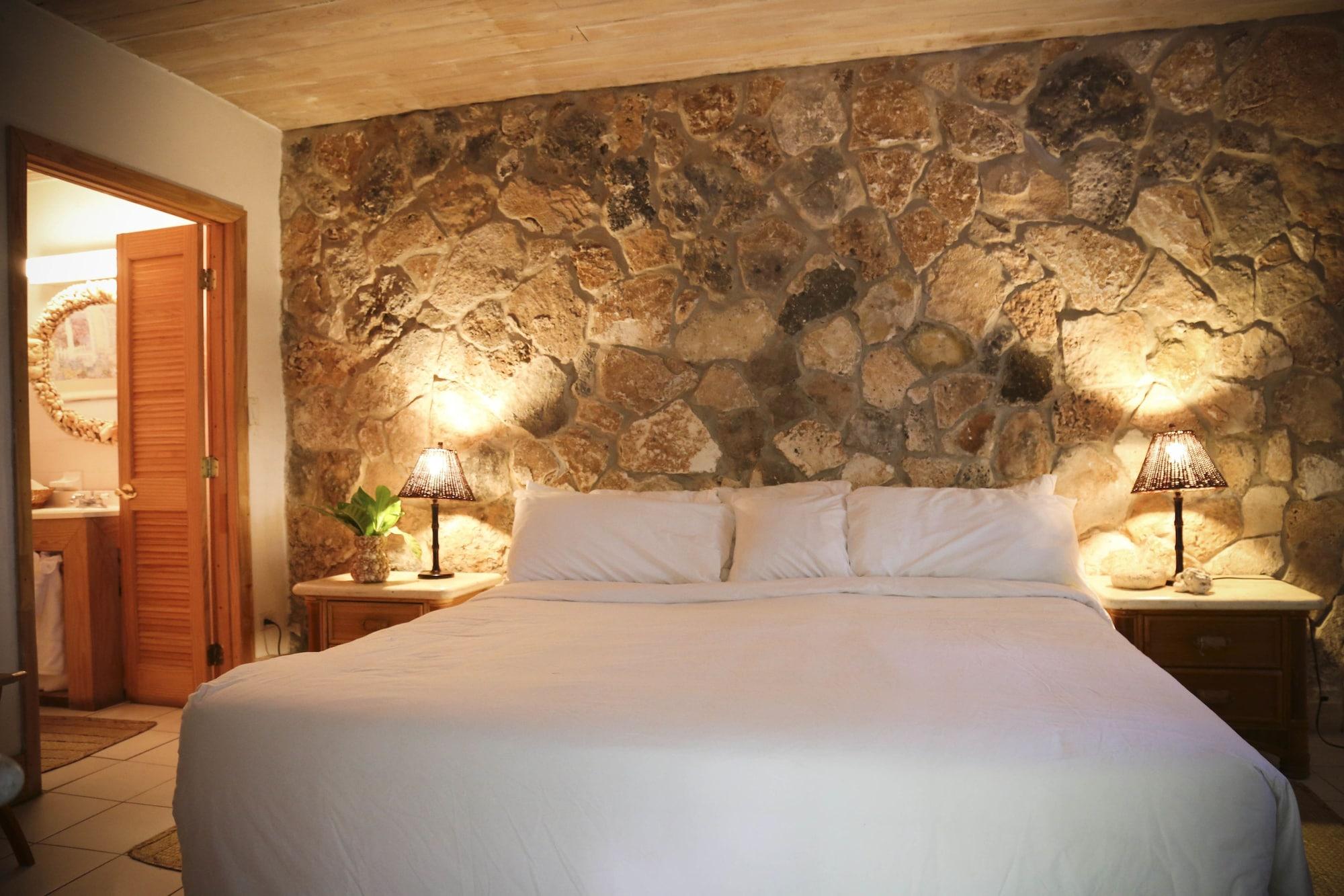 Tingum Village Hotel — 10