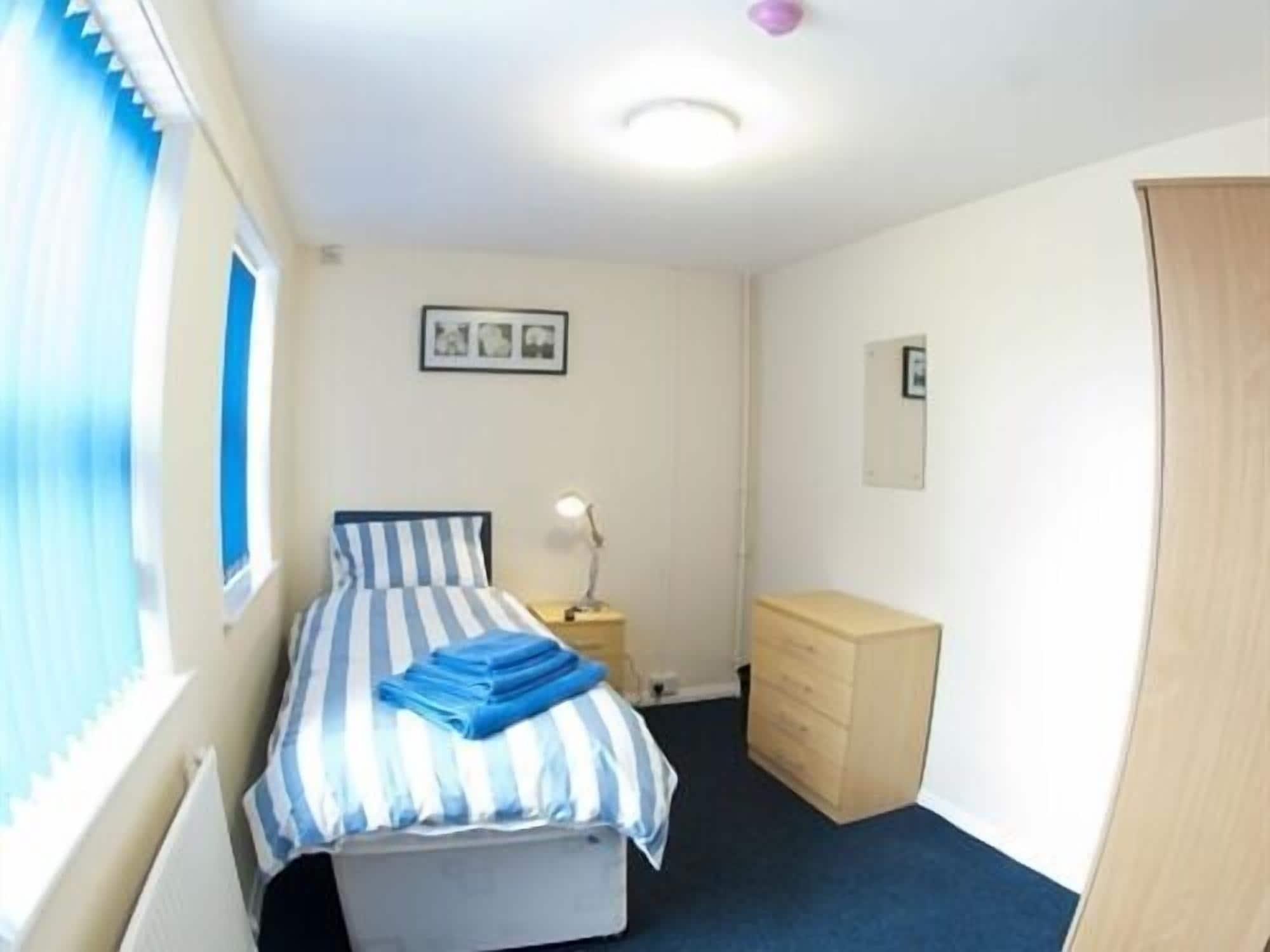 Liverpool Gateway B&B — 4