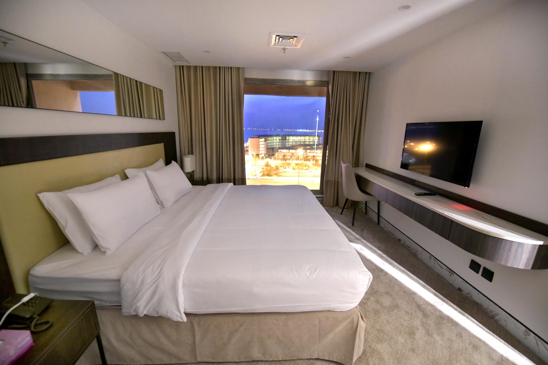 Carlton Tower Hotel — 9