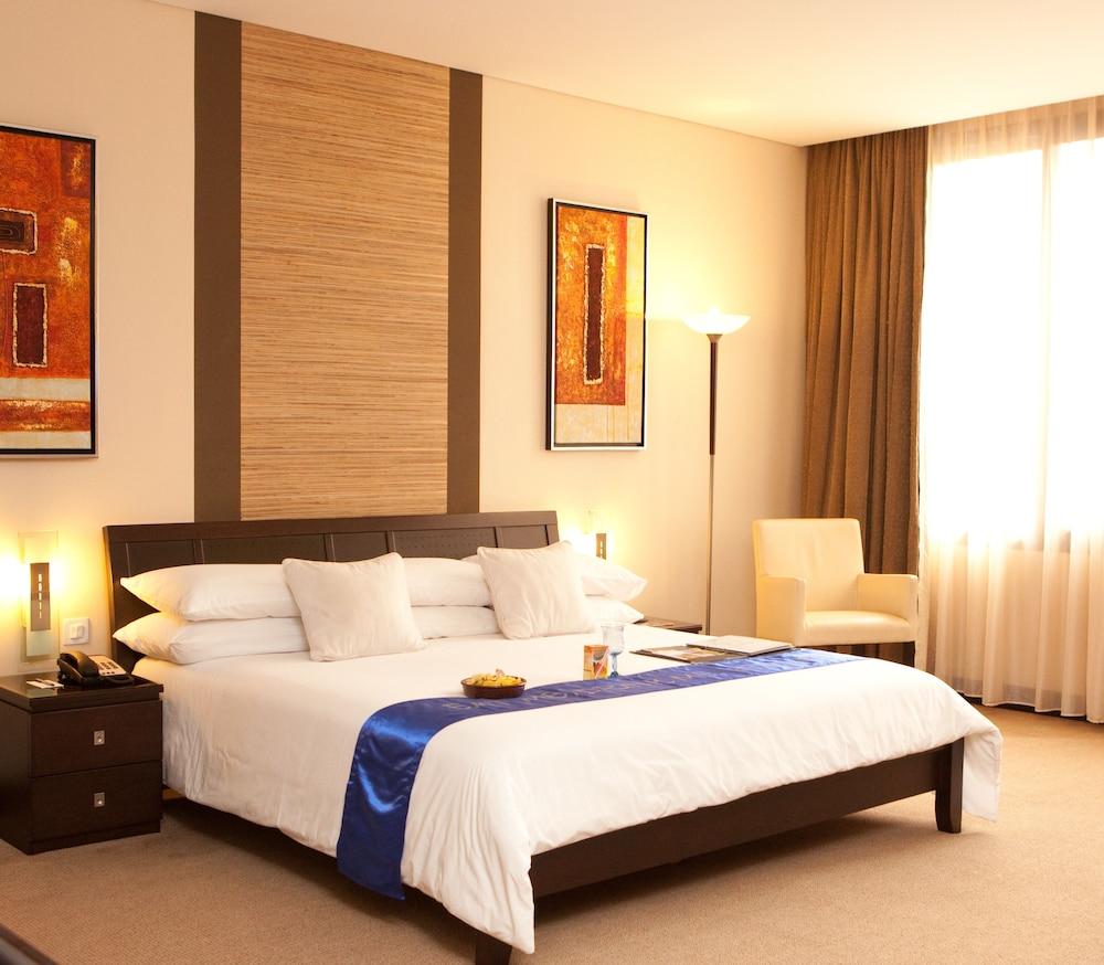 Protea Hotel By Marriott Kampala — 8